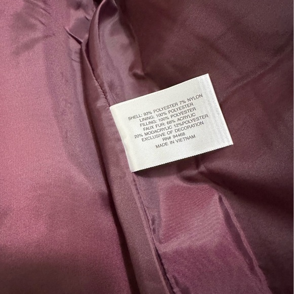 St. John’s Bay Bold Burgundy Coat Faux Fur Women’s Size Medium NWT - Picture 10 of 14